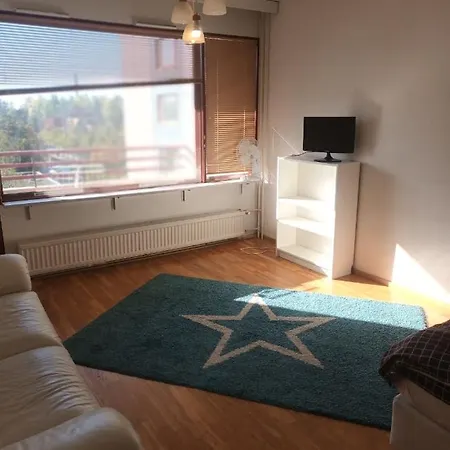 Two Near Airport Area Huoneisto